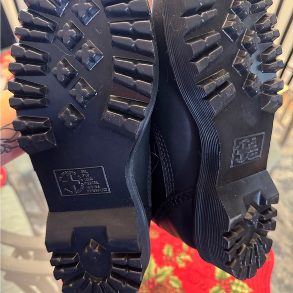 Dr.Marten Black Leather Ankle Boots - Picture 3 of 7